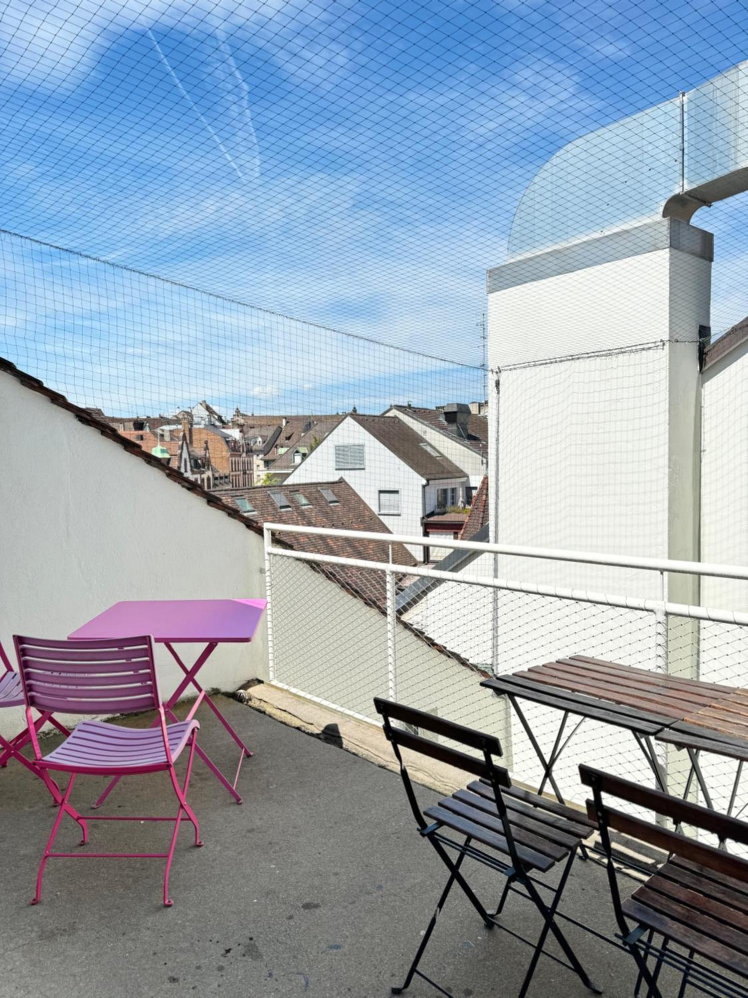 City Center Rooftop Balcony-Studio At Town Hall بازل المظهر الخارجي الصورة