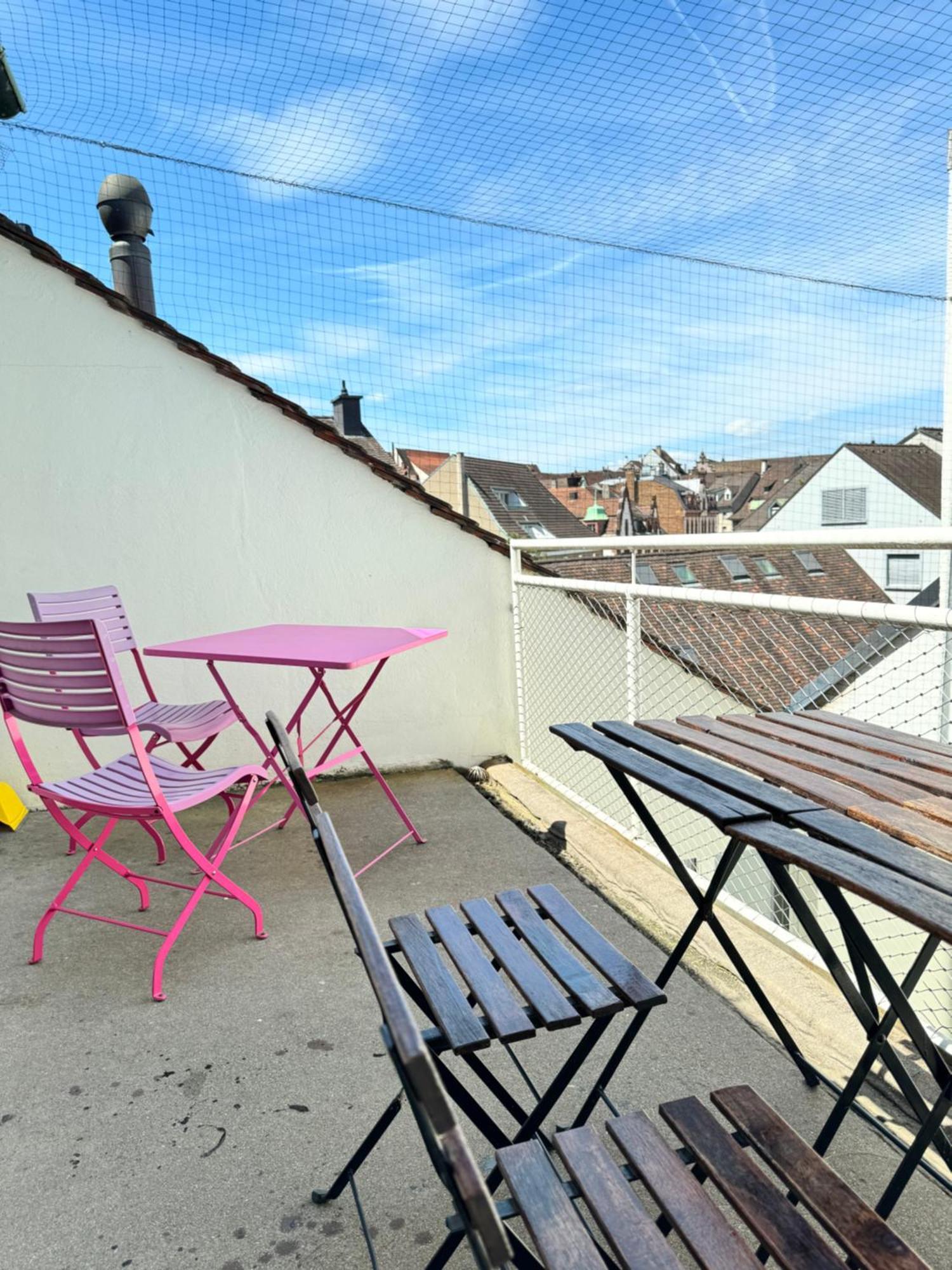 City Center Rooftop Balcony-Studio At Town Hall بازل المظهر الخارجي الصورة